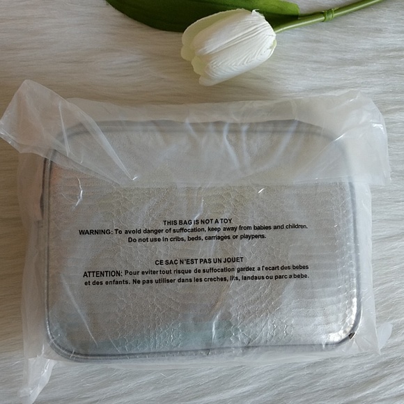 Beautiful Victoria's Secret Crossbody.Nwt - Picture 3 of 4